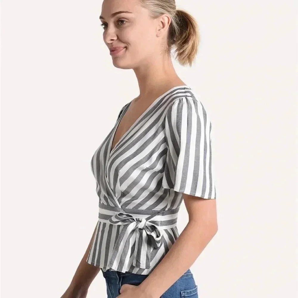 BB DAKOTA Women's Wrappers Delight Stripe Wrap Top